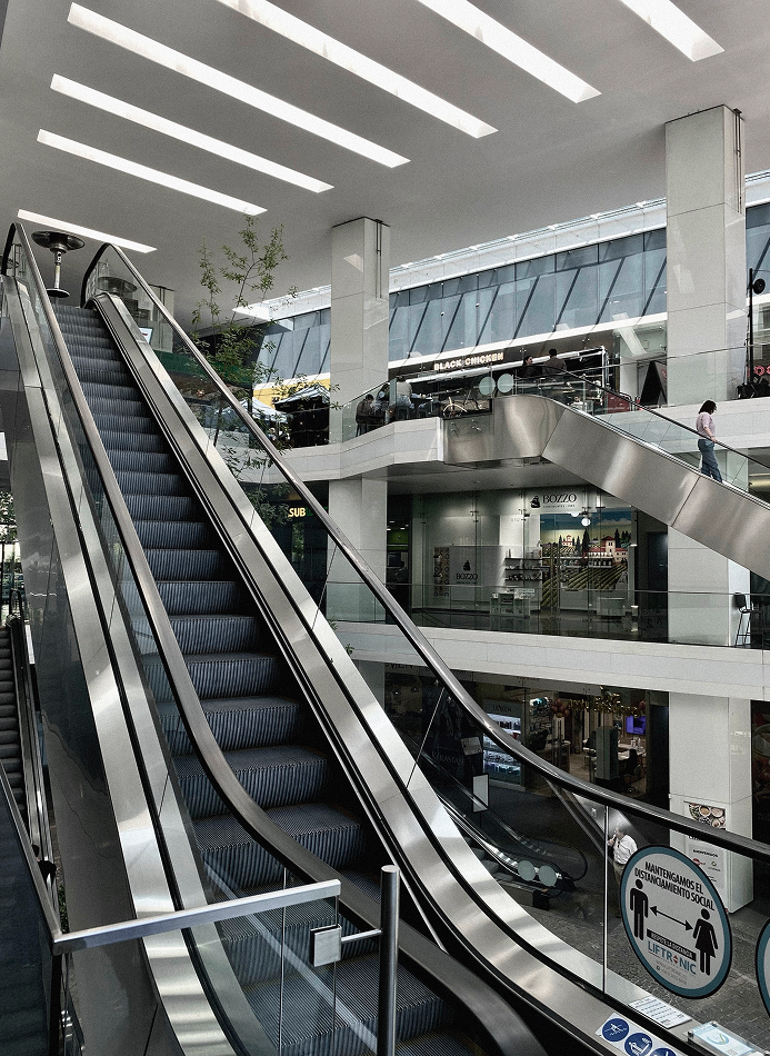 Empresa especializada en modernización y reparación de escaleras mecánicas en Chile